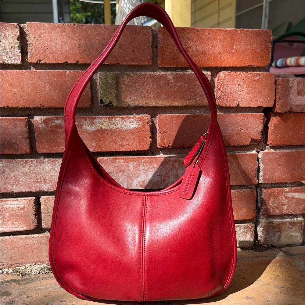 Coach Red Ergo Pocket Zip 9033 • made in Costa Rica